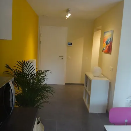 Appartement Rez Terrasse Et Jardin Huy Exterior foto